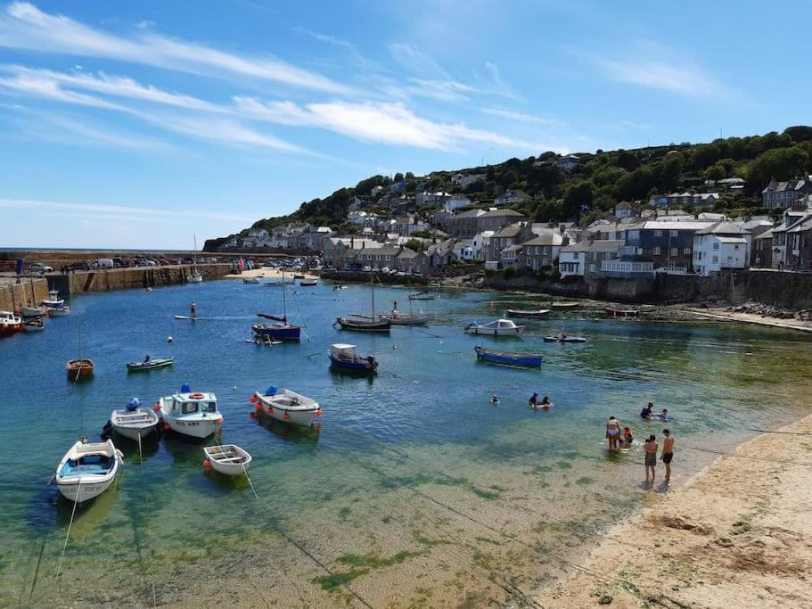 Corvus - Beautiful Cottage Half A Mile From Mousehole เพนแซนซ์ ภายนอก รูปภาพ