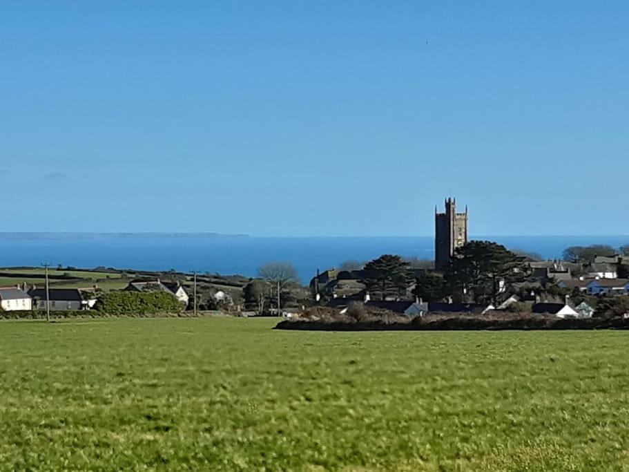 Corvus - Beautiful Cottage Half A Mile From Mousehole เพนแซนซ์ ภายนอก รูปภาพ